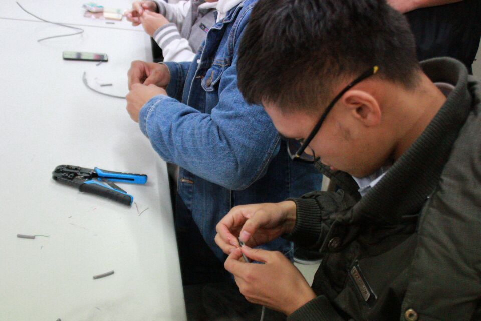 信息工程学院it精英社团开展网线制作实践技能大赛